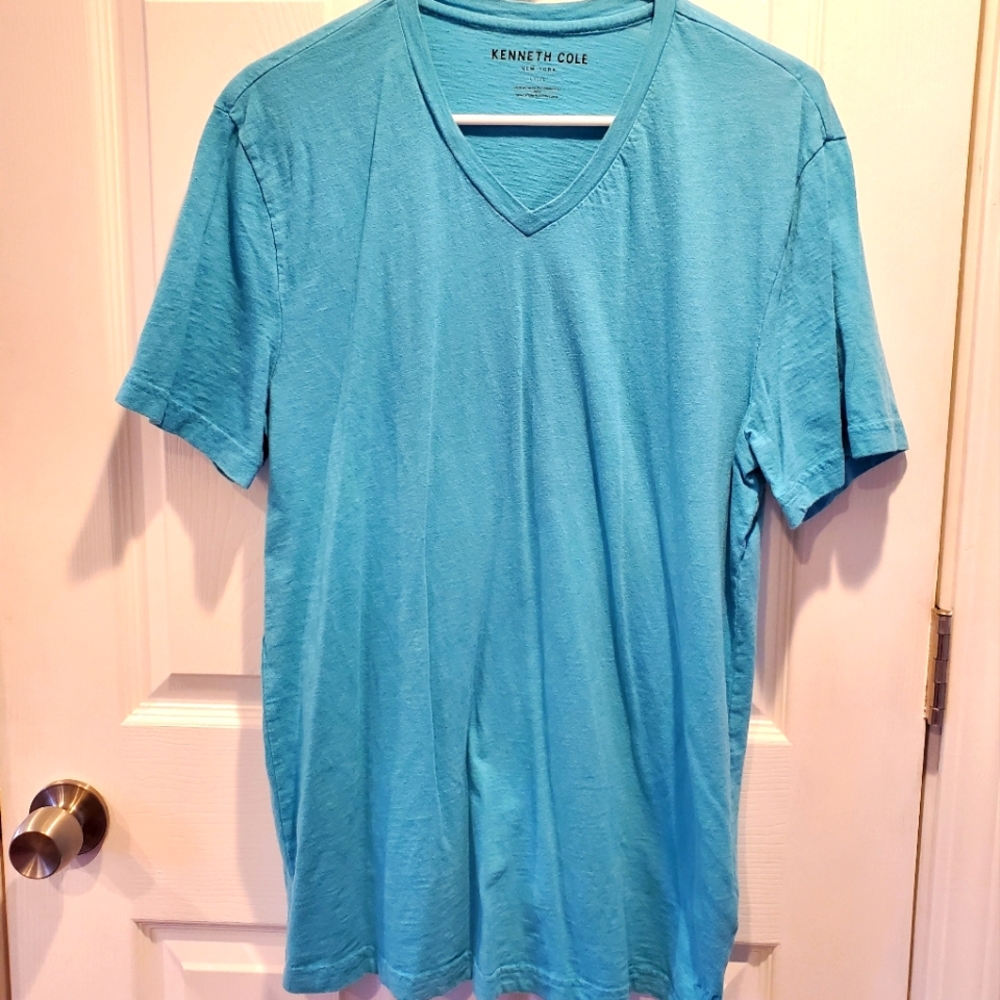 Kenneth Cole New York Vneck T-shirt Size Large